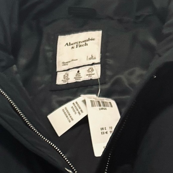 Mens NWT Abercrombie & Fitch Black Puffer Vest Large - Picture 7 of 8